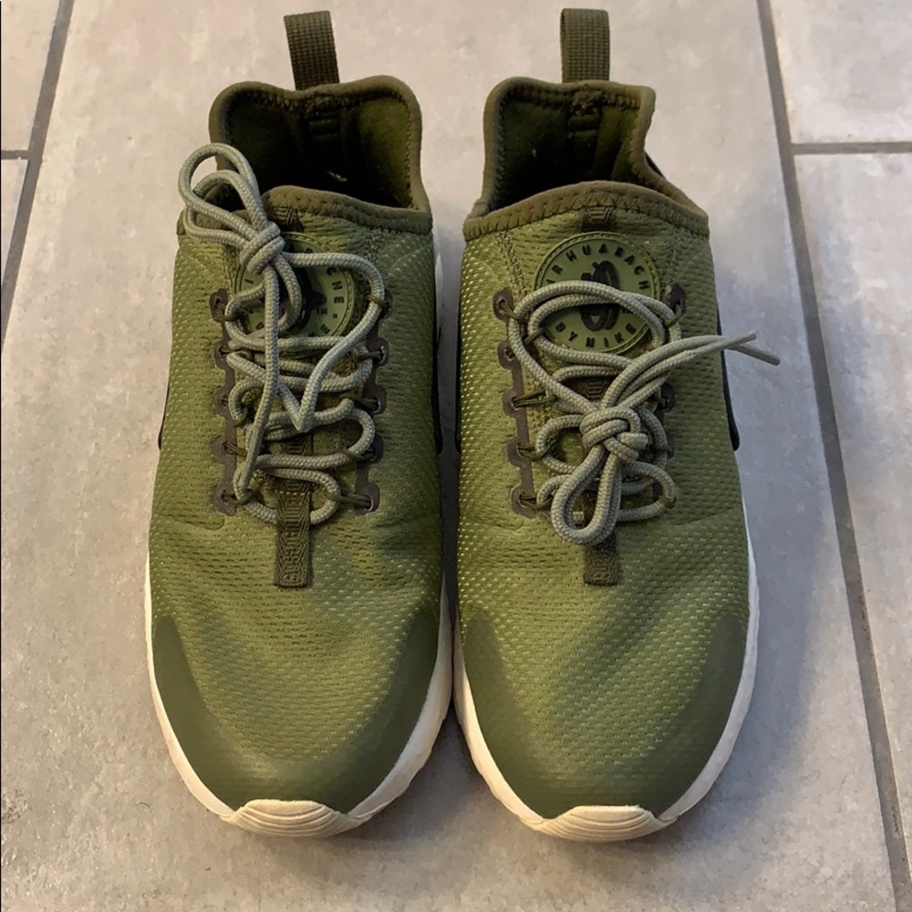 🌟EARLY BLACK FRIDAY DEALS🌟 Army Green Nike Air Huaraches